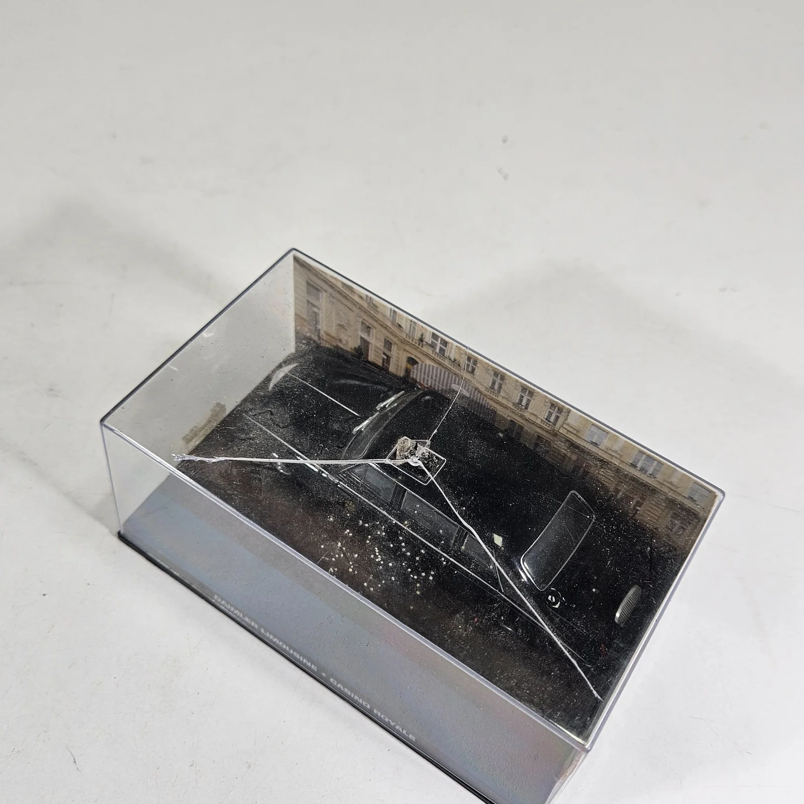 Universal Hobbies James Bond 007 Daimler Limousine Casino Royale 1:43 Car Boxed., image 5