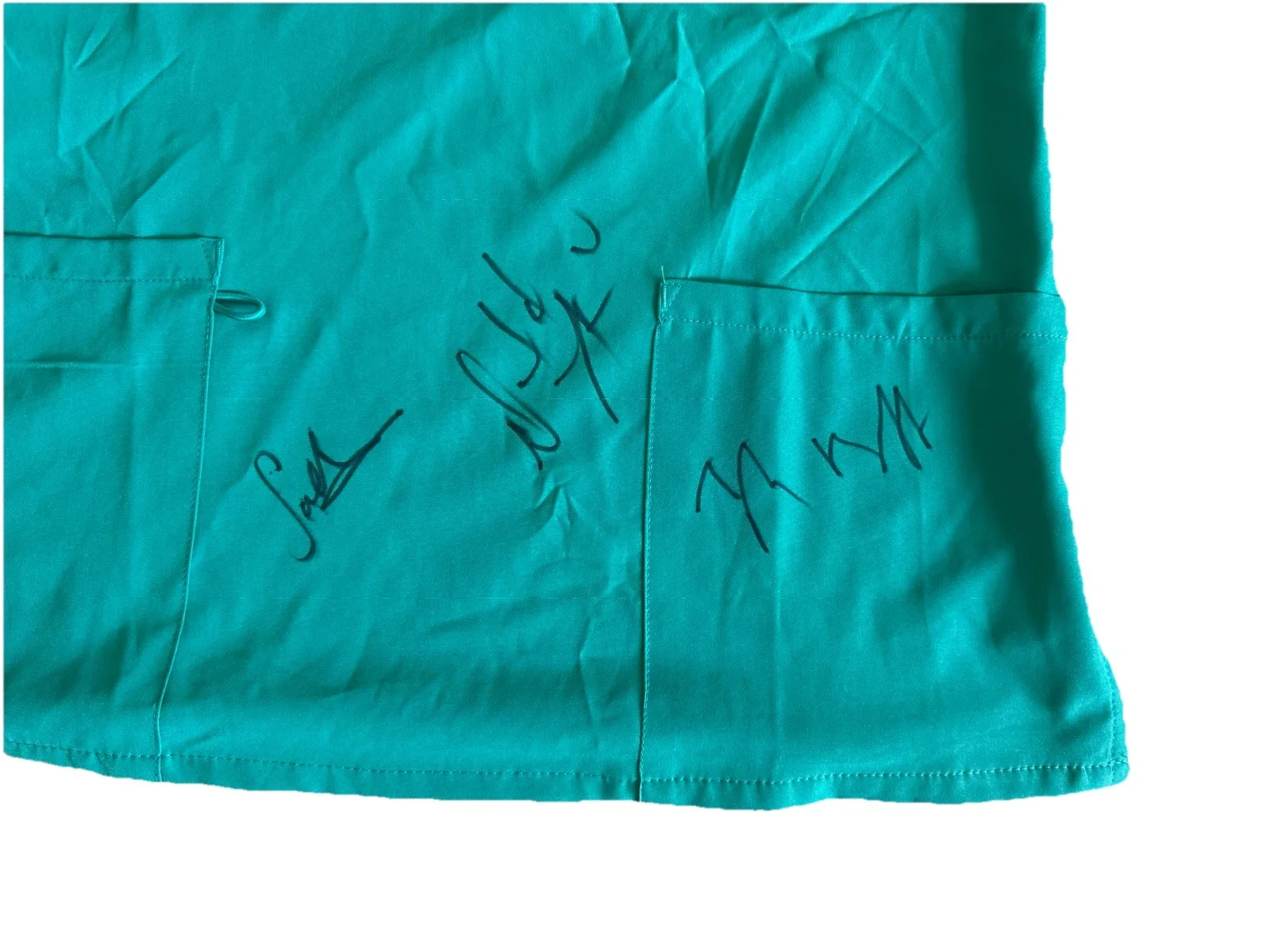 Scrubs Signed Scrub shirt x3 Sarah Chalke, Zach Braff, Donald Faison SWAU LOA, изображение 5