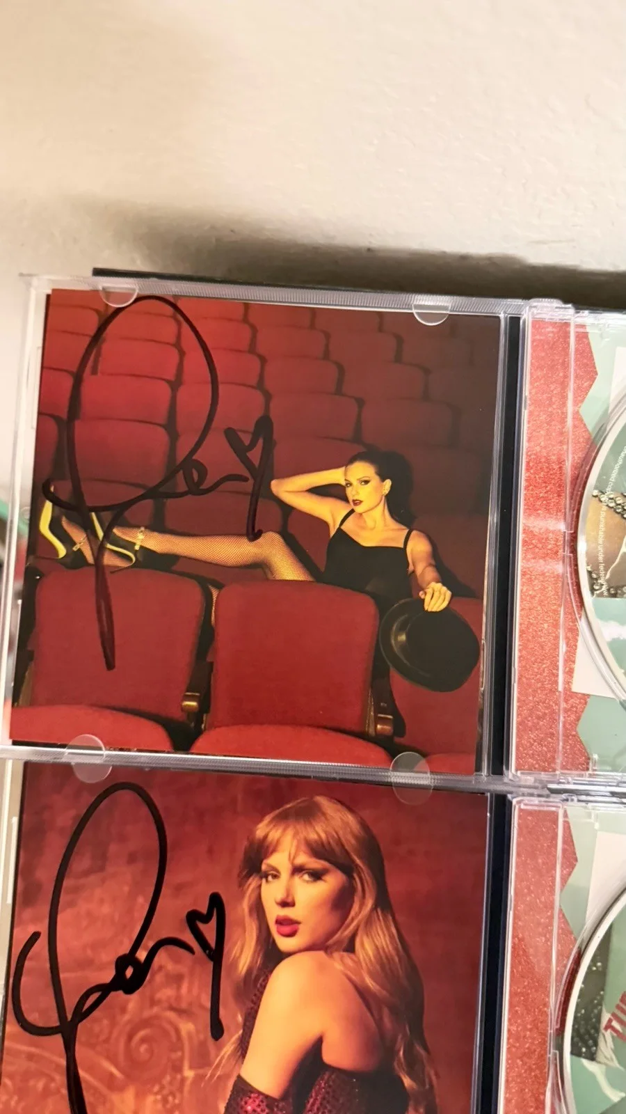 Taylor Swift - The Life of a Showgirl CD + Hand Signed Photos 1-4 COMPLETE SET, изображение 5
