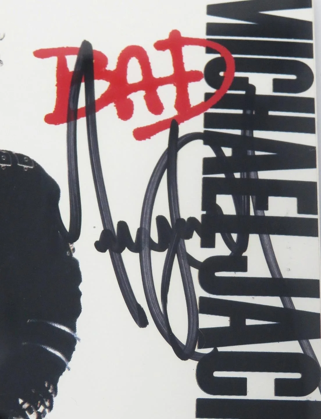 MICHAEL JACKSON Signed Autograph Auto "BAD" CD Slab BAS JSA, изображение 4