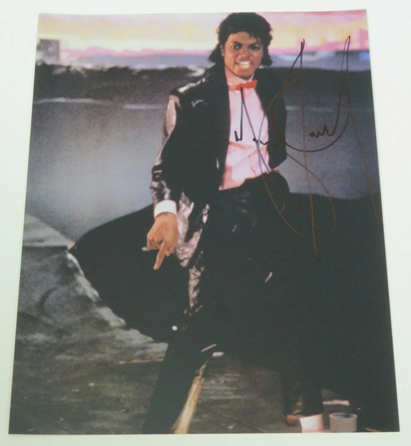 MICHAEL JACKSON Signed Autograph Auto 11x14 Photo JSA BAS, image 3