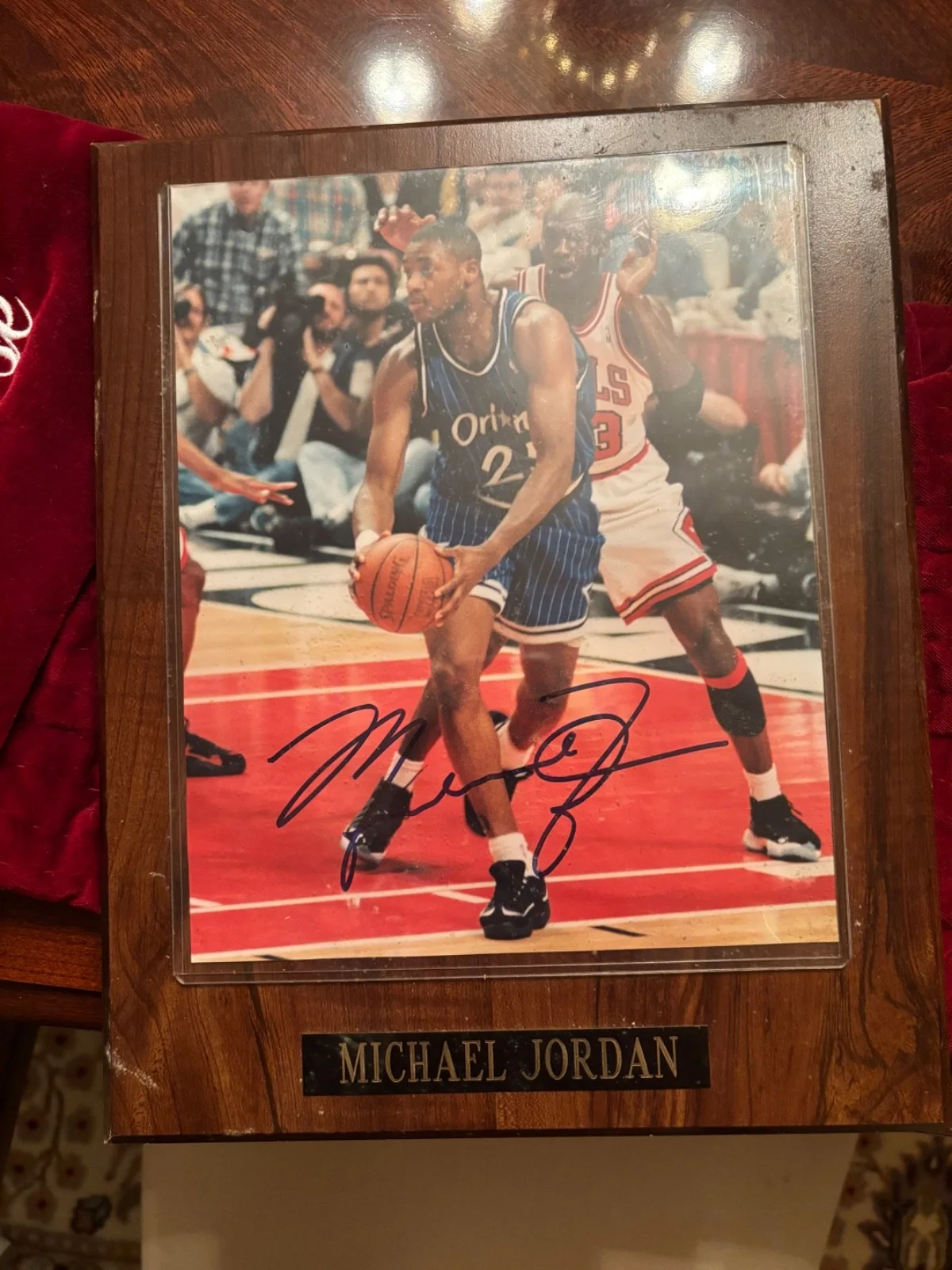 Michael Jordan — Autographed Michael Jordan picture, image 2