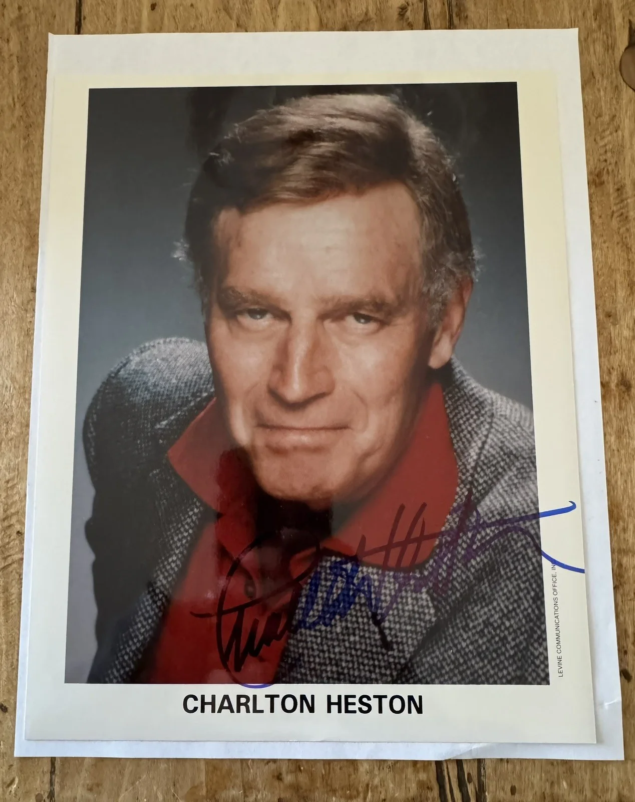 Charlton Heston — Charlton Heston Hand Signed/Autographed Color Photo 8 x 10- Blue Marker