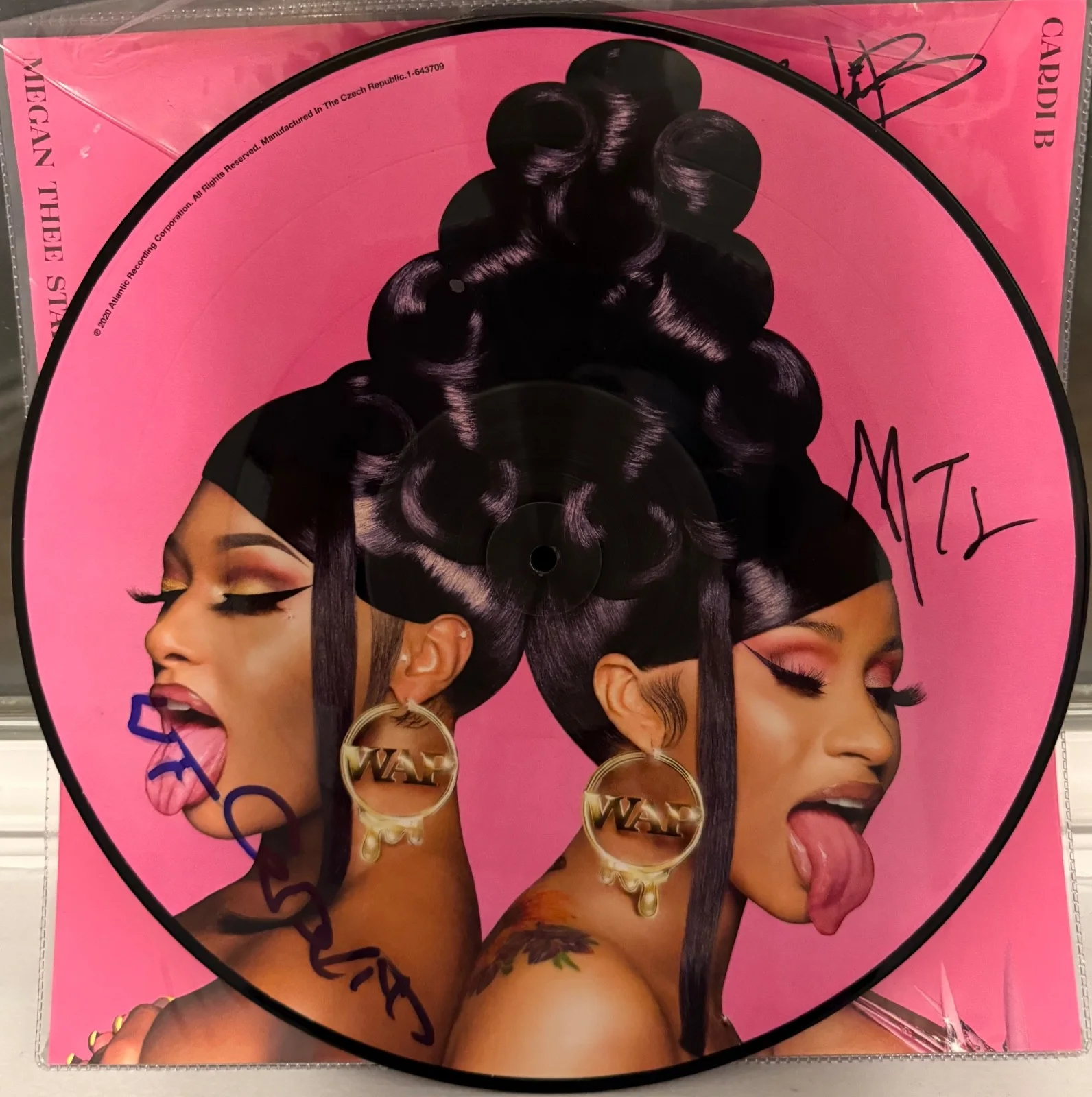 Cardi B and Meg Thee Stallion signed WAP 12" picture disc lp, изображение 4