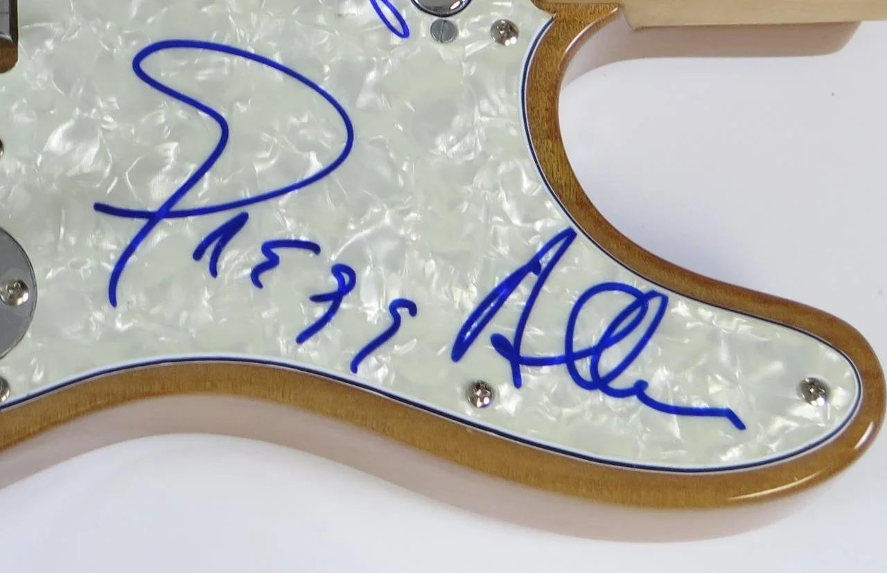 Gregg Allman THE ALLMAN BROTHERS BAND Signed Autograph Auto Guitar by All 6 JSA, image 3