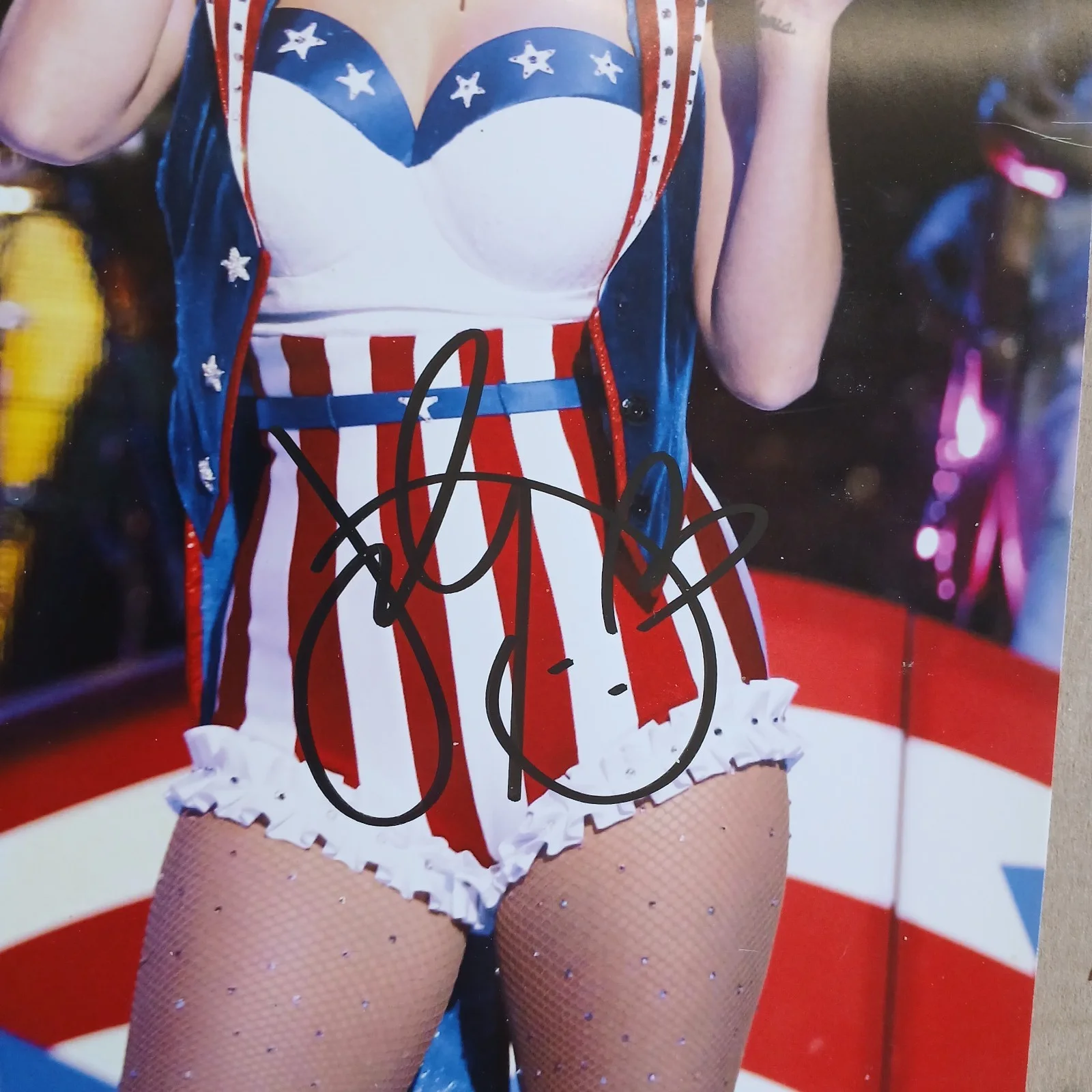 Katie Perry Autographed 8x10 Photo, image 2