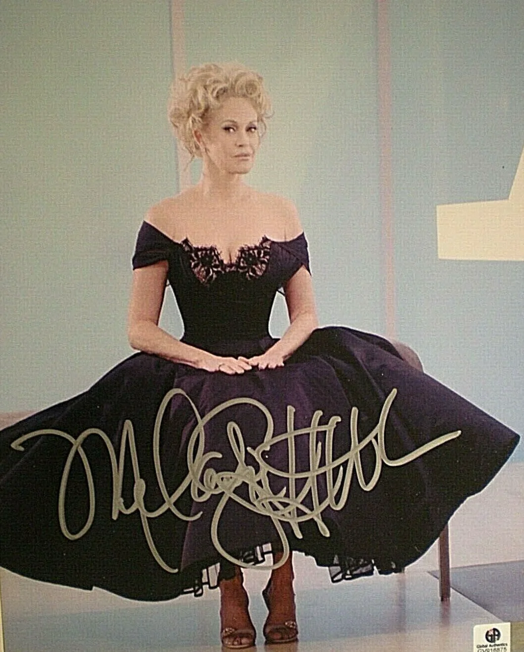 MELANIE GRIFFITH — SIGNED PHOTO MELANIE GRIFFITH SEXY BLACK DRESS - PLAYBOY MAGAZINE - COA GA