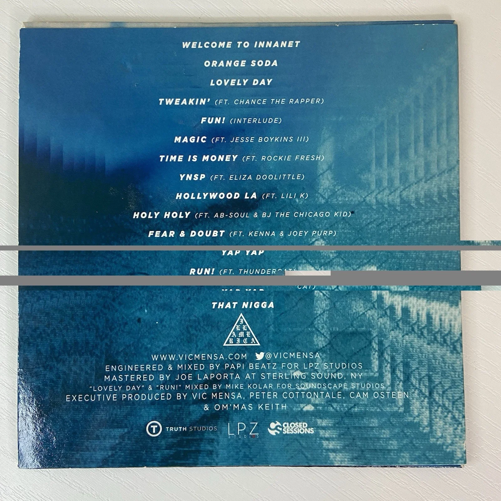 Rare Vic Mensa INNANETAPE Autographed CD Rap Hip Hop Original Signed, изображение 2