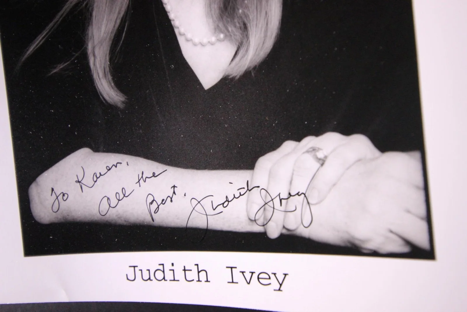 LOT: THREE AUTOGRAPH PHOTOS~JUDITH IVEY~BRYANT GUMBEL~RONA FIGUEROA~, изображение 2