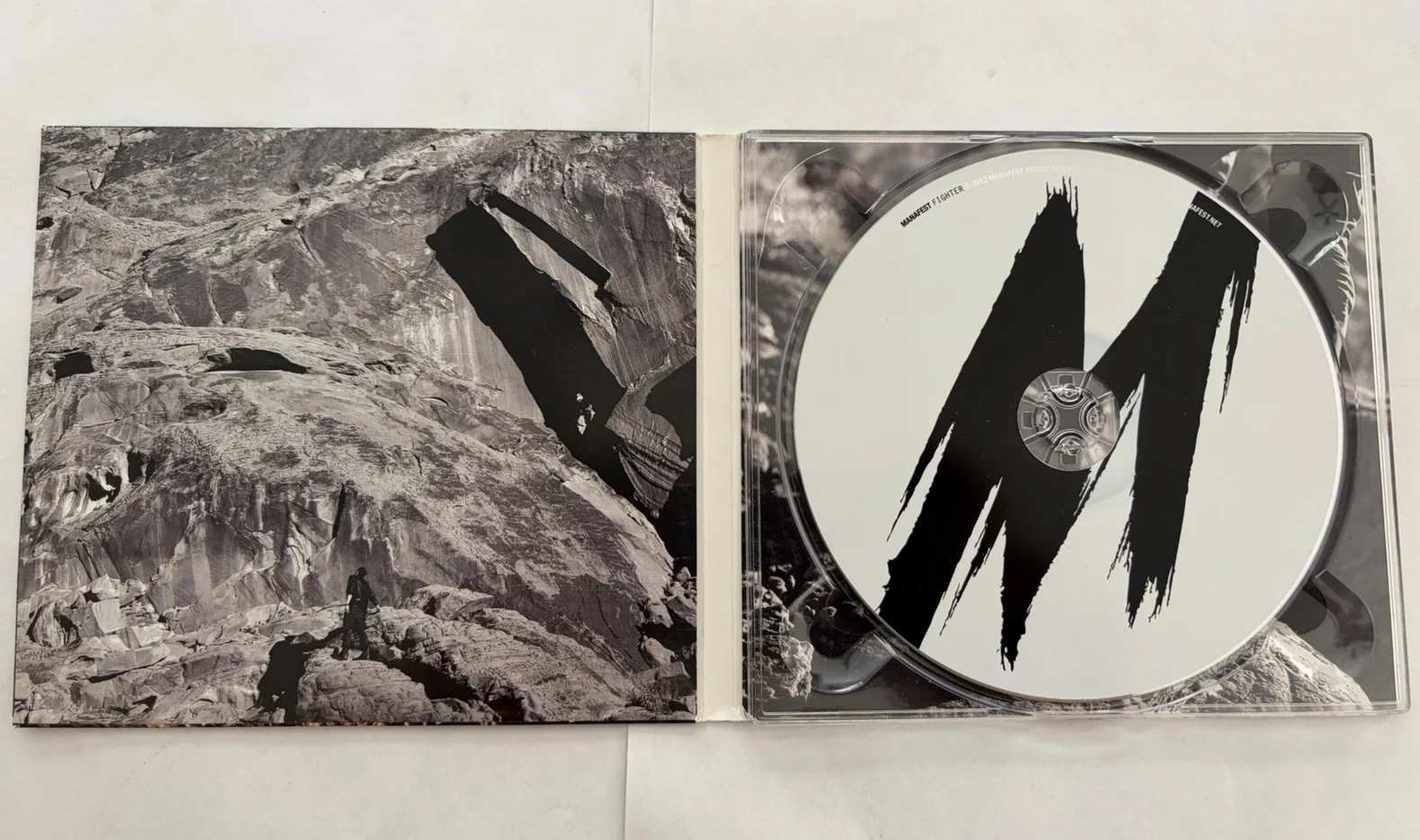 Manafest Fighter CD 2012 Signed Autographed BEC Records Christopher Greenwood VG, image 3