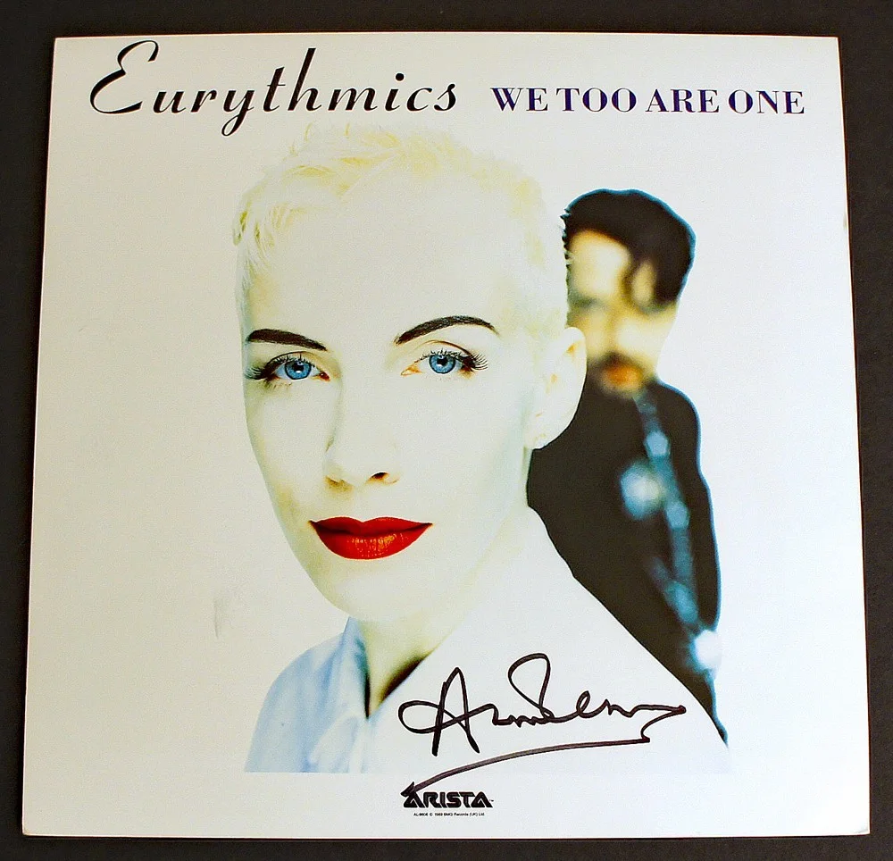Beckett COA - ANNIE LENNOX SIGNED Insert + New Vinyl - We Too Are One Eurythmics, image 2