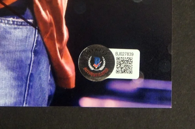 *BECKETT Certified* BARRY GIBB SIGNED Concert Photo (Bee Gees, Stayin Alive)!, изображение 2