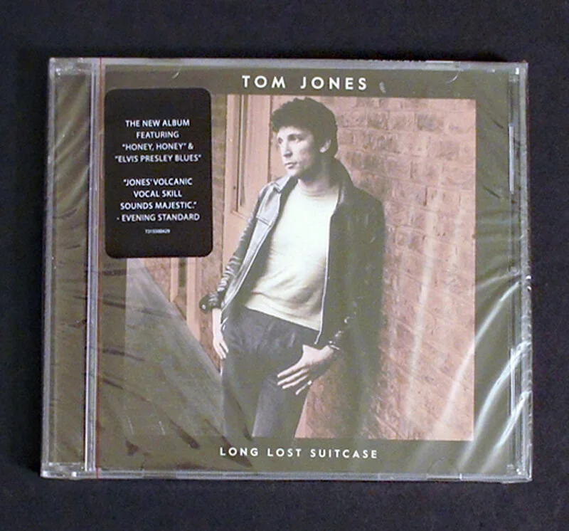 TOM JONES SIGNED in Person CD - Long Lost Suitcase - with 3 4x6 EVENT PHOTOS!, image 4