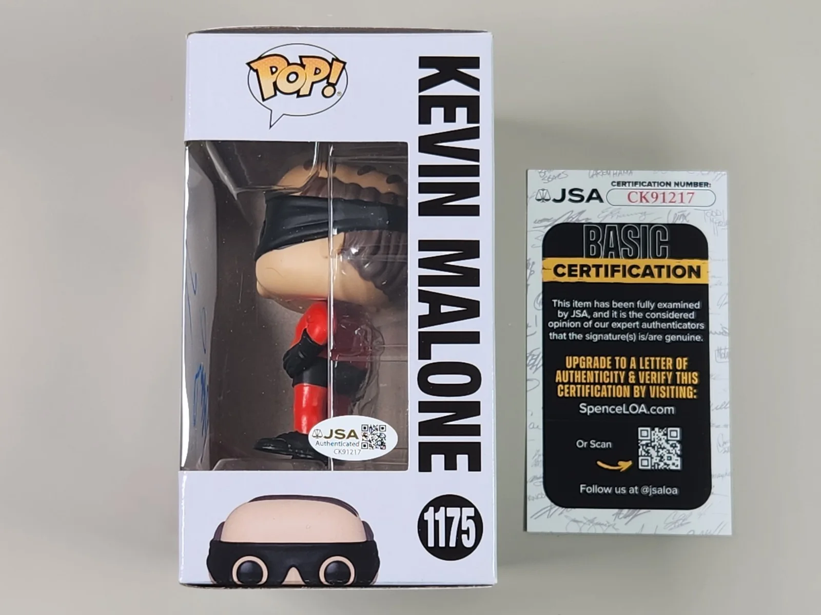 Brian Baumgartner — JSA Brian Baumgartner Signed Kevin Malone Funko POP! 1175 The Office Superhero, изображение 4