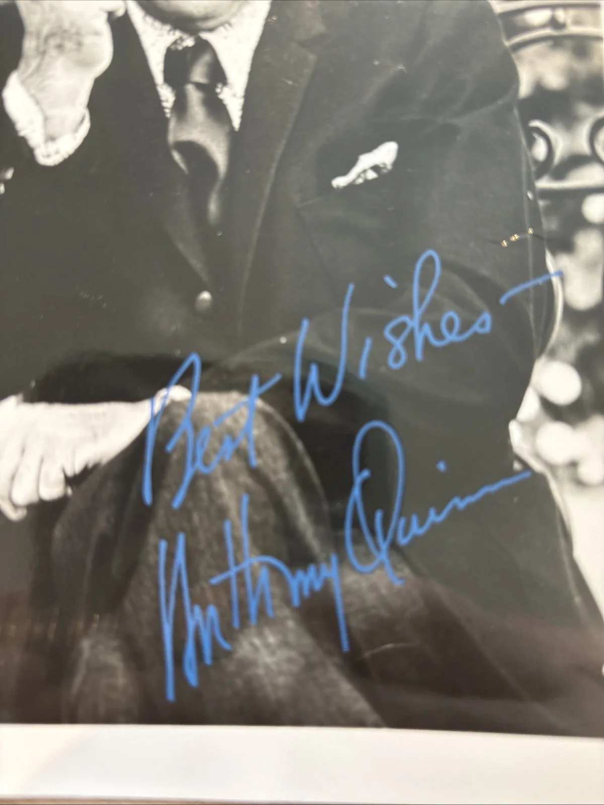 Joseph Quinn Autographed 5” X 7” Black & White Photo, изображение 2