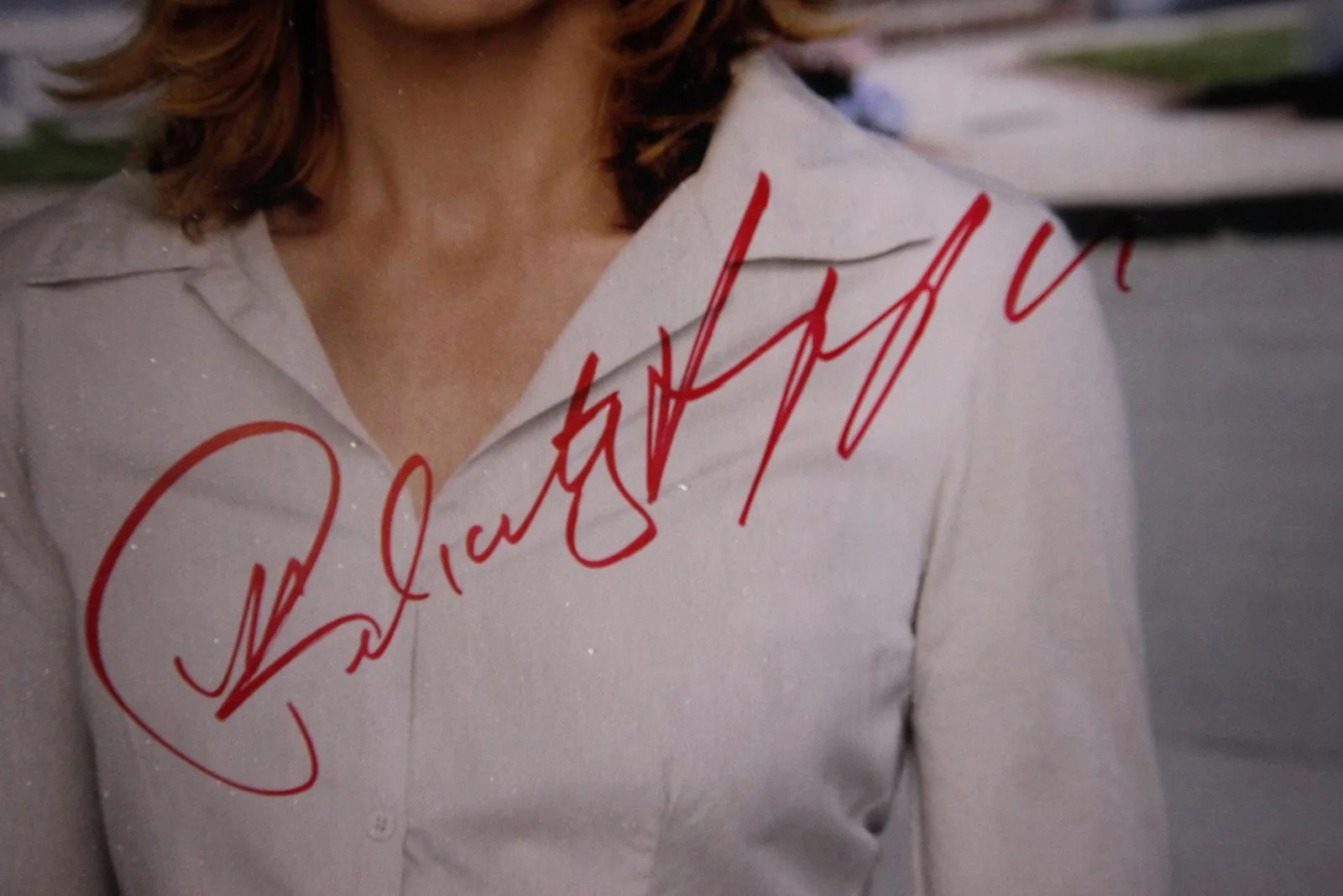 Felicity Huffman — FELICITY HUFFMAN (DESPERATE HOUSEWIVES) AUTOGRAPH PHOTO~, image 2