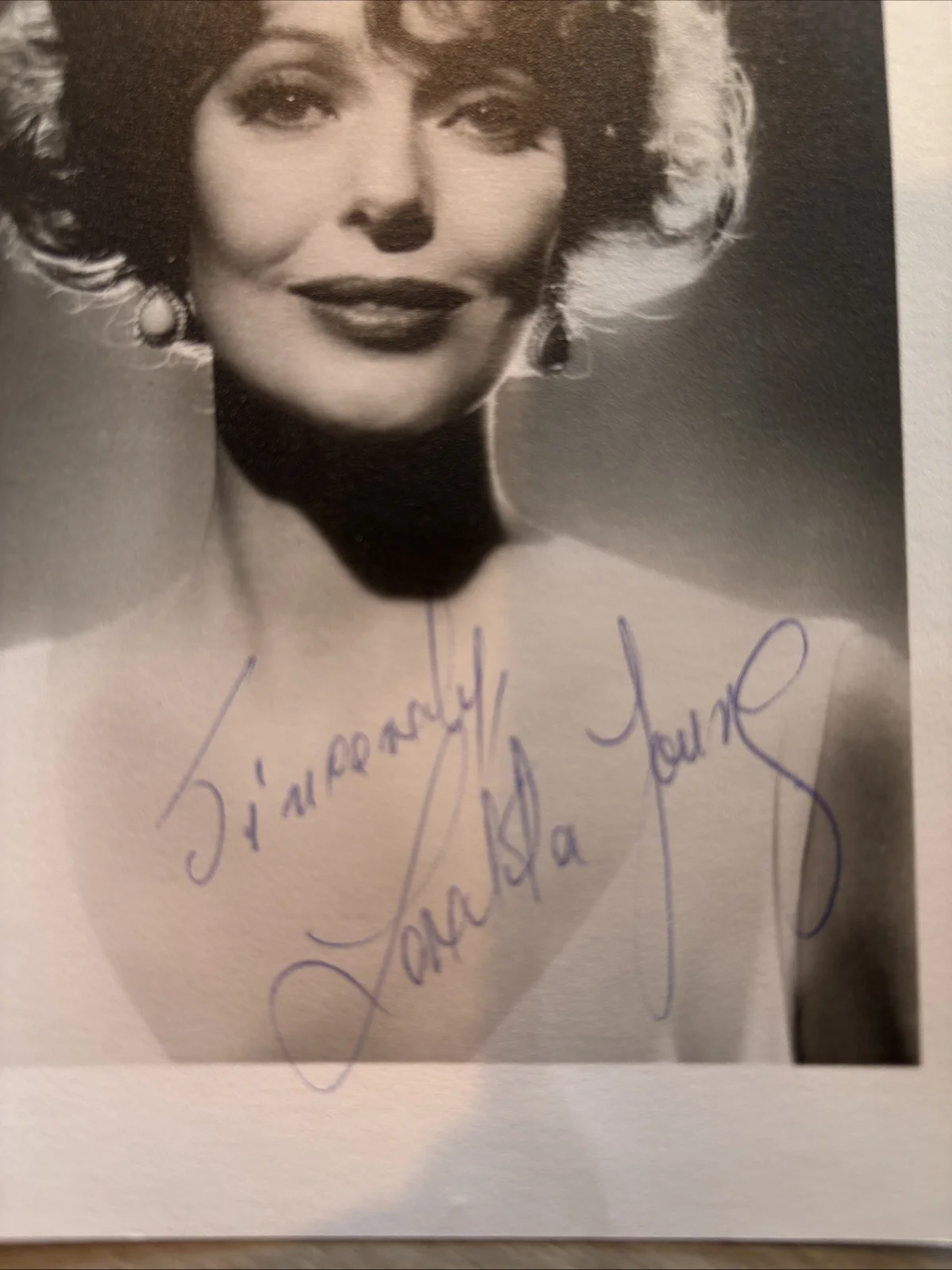 Original Loretta Young Signed 8" x 10" B & W Photo RRP741, изображение 2