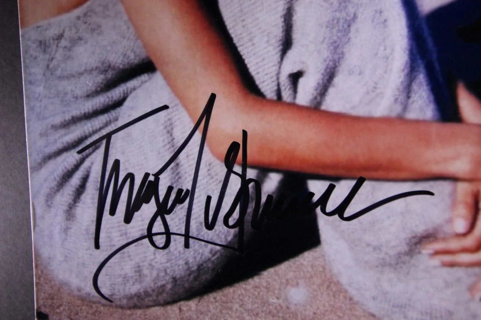 Angie Harmon — ANGIE HARMON (LAW & ORDER~RIZZOLI & ISLES) AUTOGRAPH PHOTO~, изображение 2