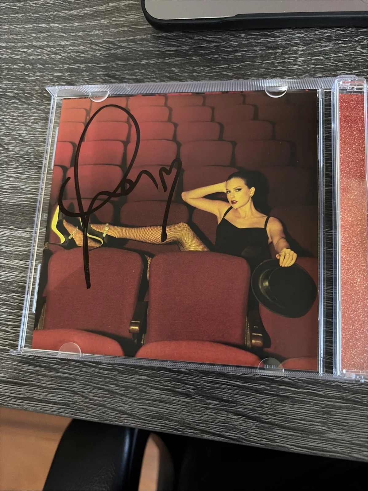 The Life Of A Showgirl CD w/ Hand Signed Photo 4 IN HAND & READY TO SHIP, изображение 2
