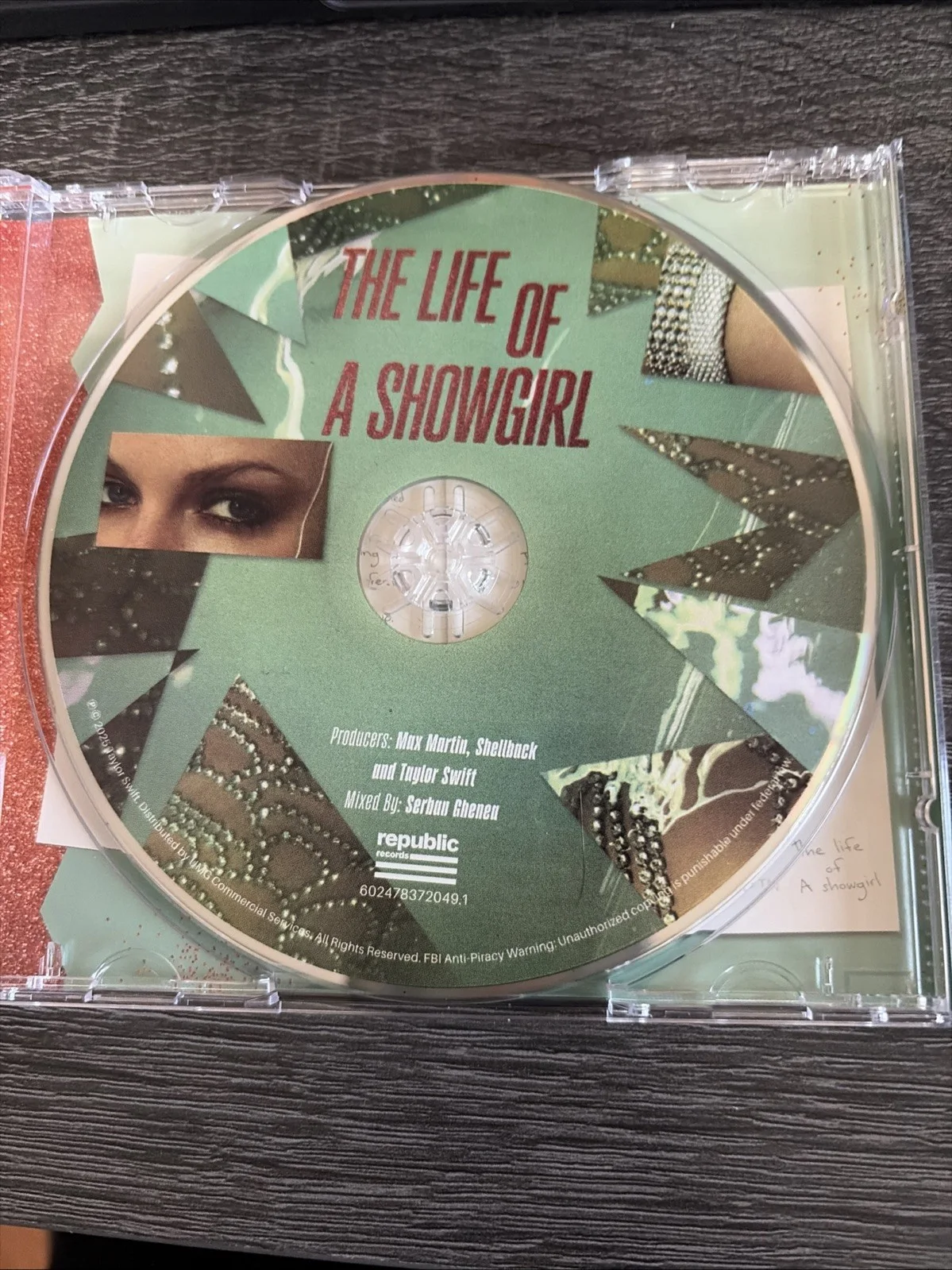 The Life Of A Showgirl CD w/ Hand Signed Photo 4 IN HAND & READY TO SHIP, изображение 3