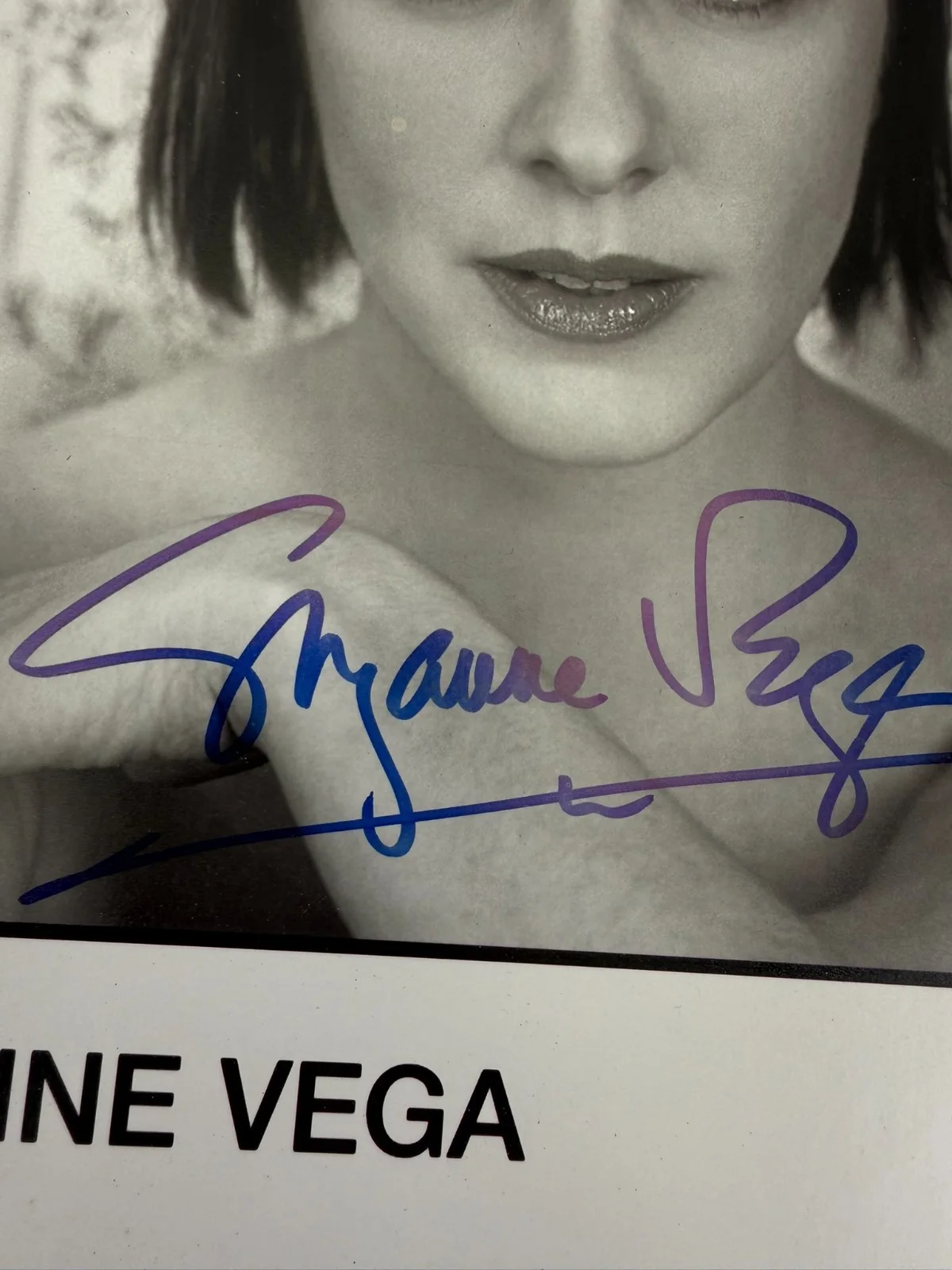 NO COA Suzanne Vega Signed 8.5x10 Photo, изображение 3