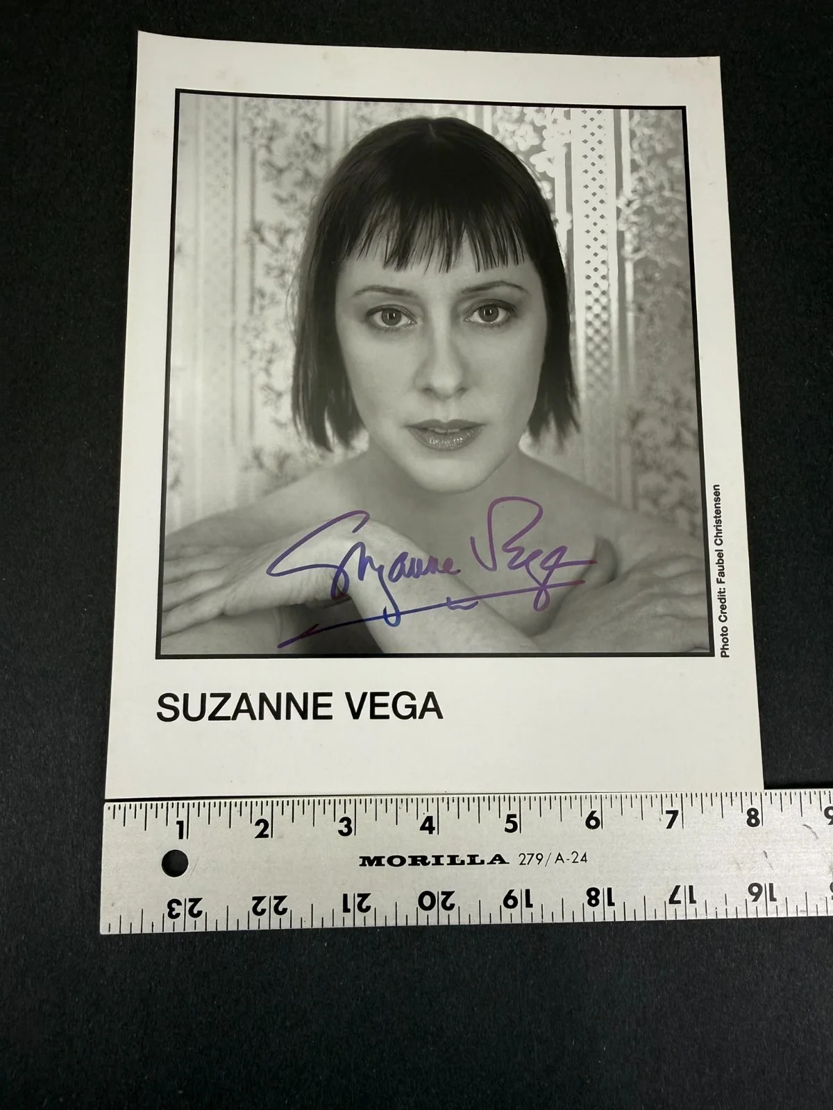 NO COA Suzanne Vega Signed 8.5x10 Photo, изображение 5