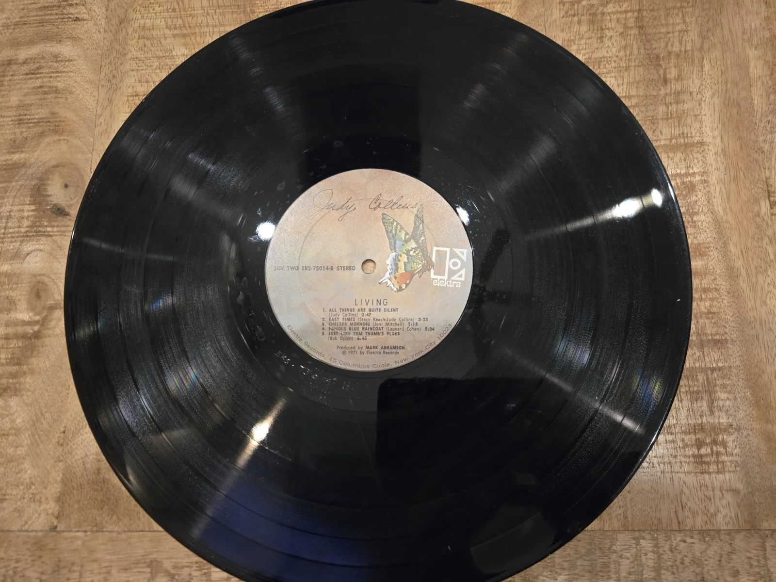 Judy Collins Living Signed Elektra Vinyl Record EKS-75014 Stereo, image 3