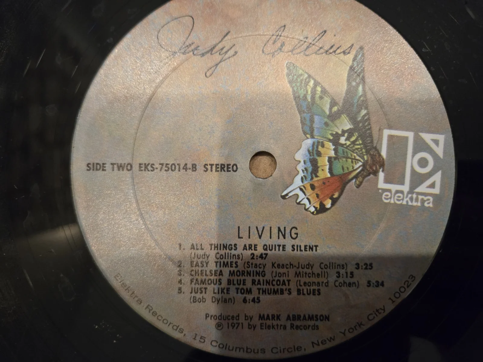 Judy Collins Living Signed Elektra Vinyl Record EKS-75014 Stereo, image 4