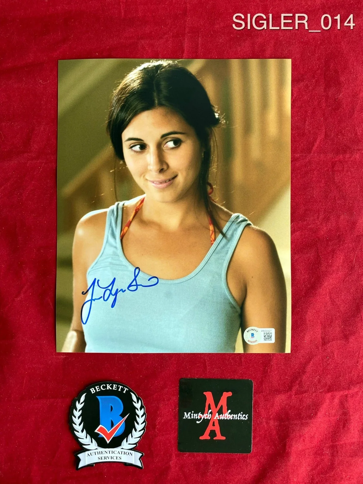 Jamie-Lynn Sigler — Jamie-Lynn Sigler autographed signed 8x10 photo The Sopranos Meadow Beckett