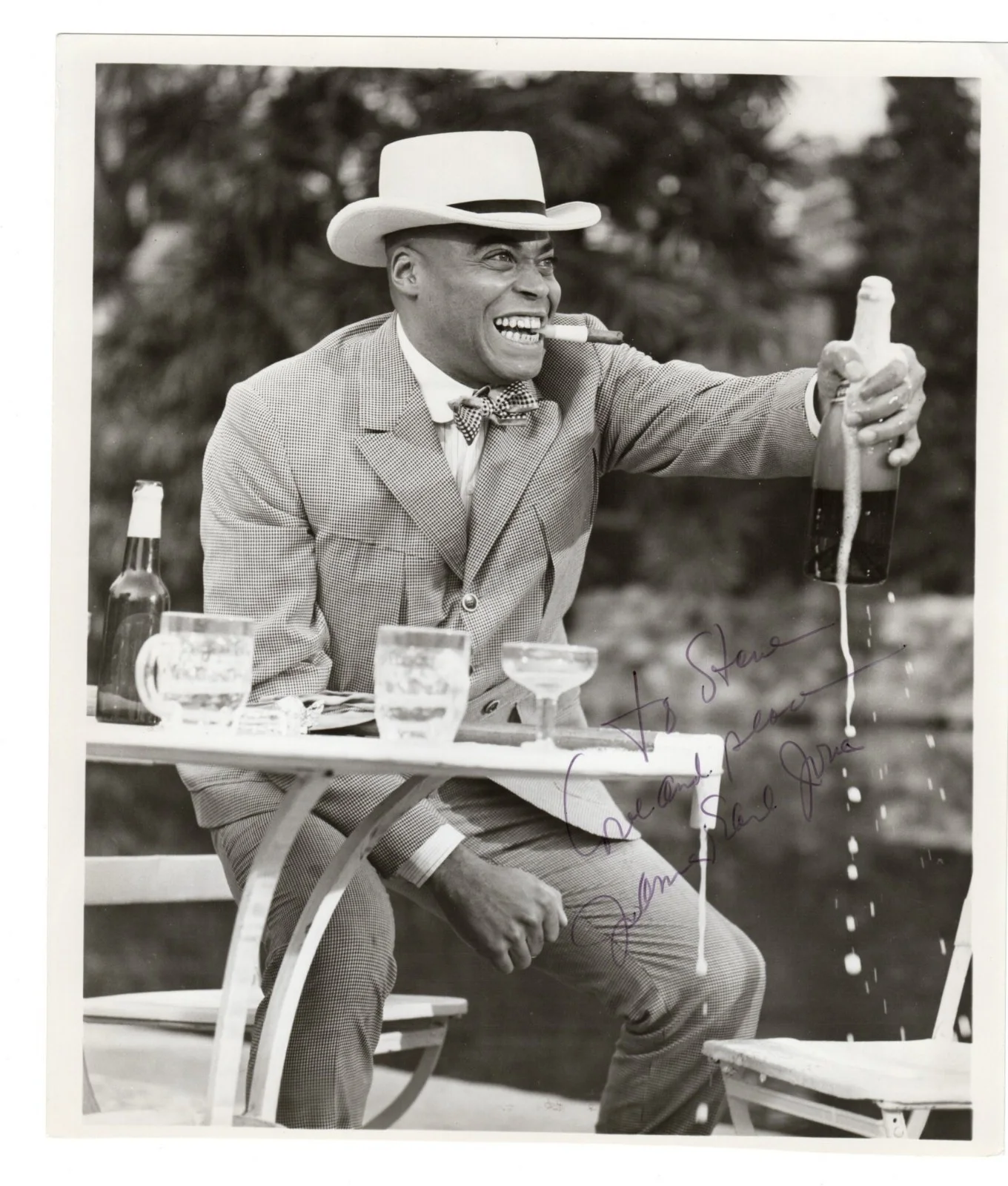 James Earl Jones — JAMES EARL JONES Autograph Signed 8X9.5 B&W THE GREAT WHITE HOPE Photo w/ COA