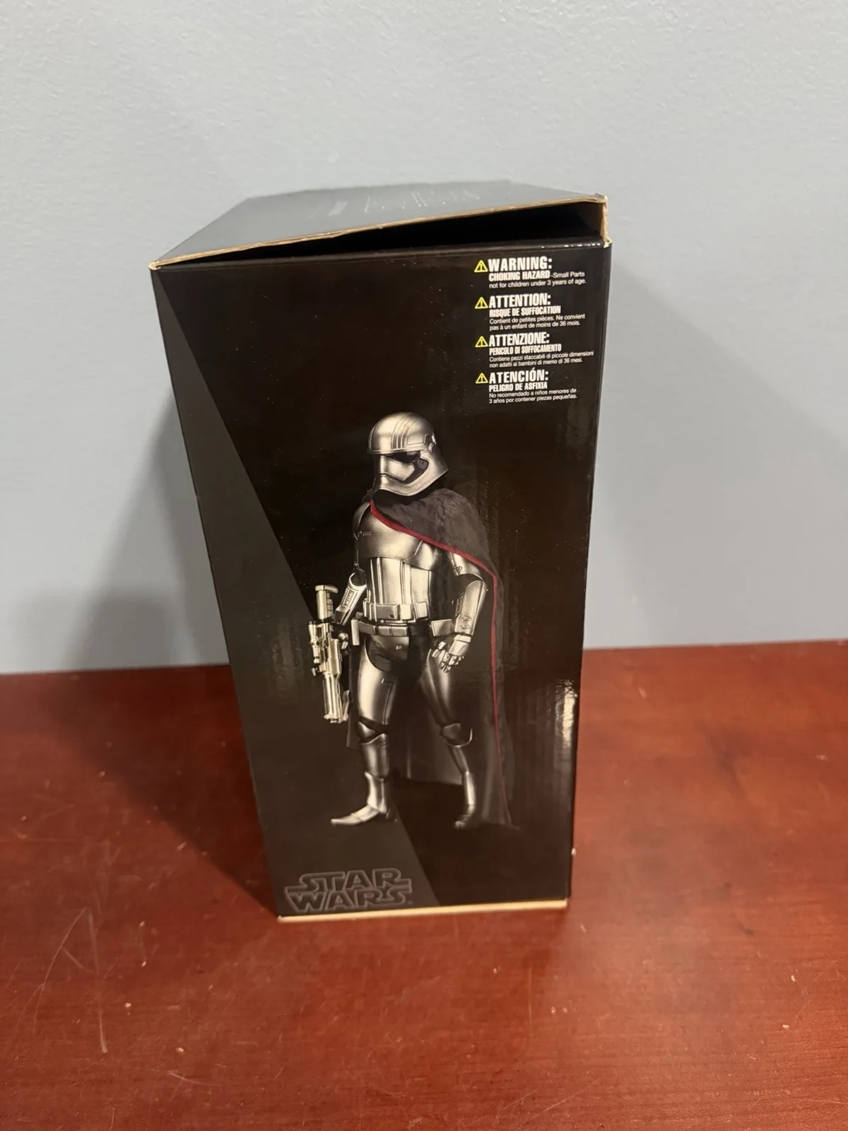 Gwendoline Christie — Captain Phasma Statue Gwendoline Christie Autographed Star Wars Force Awakens, image 3