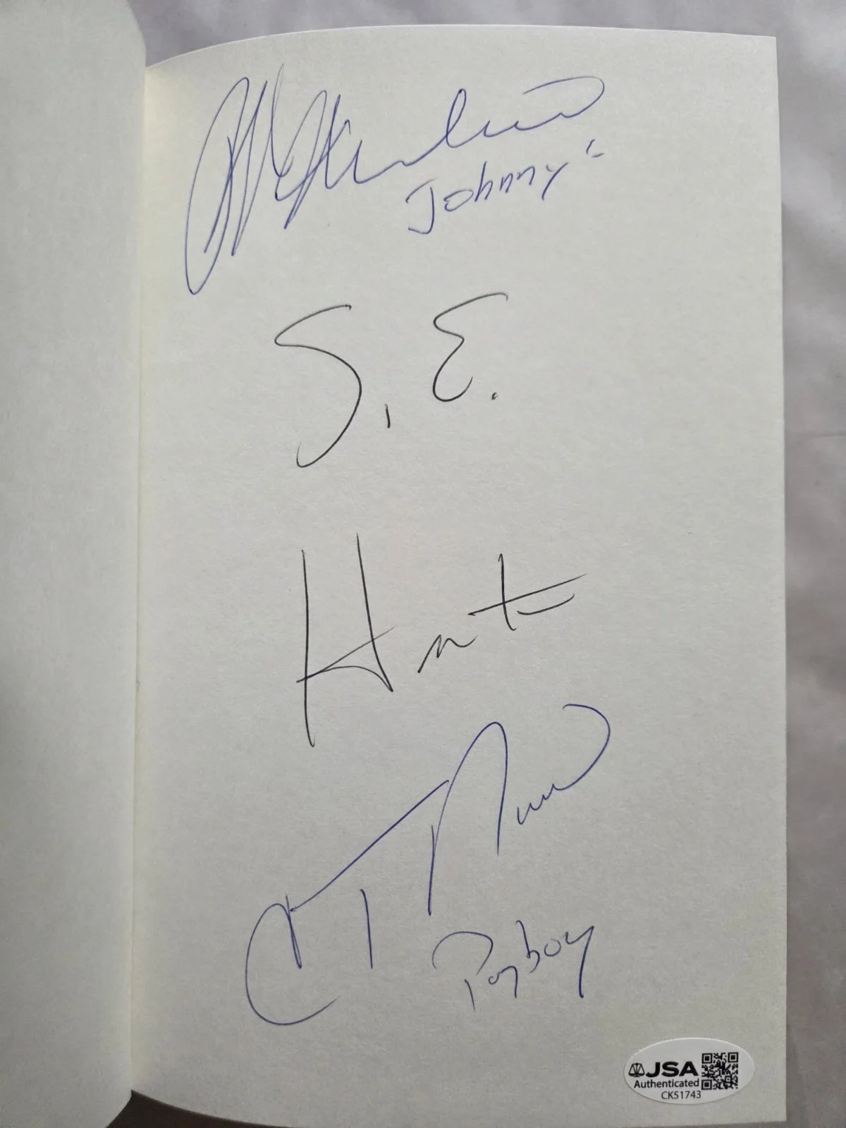 ralph macchio — Outsiders Book Triple Signed S E Hinton Ralph Macchio C Thomas Howell JSA COA, image 4