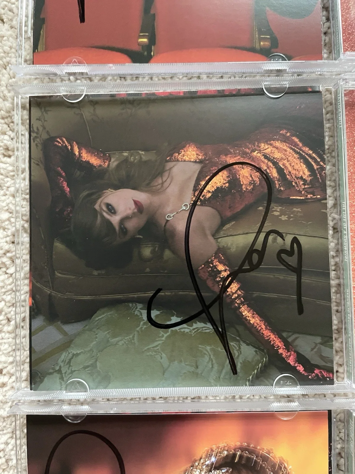 Taylor Swift Life of Showgirl Lot (3) Signed Autographed CDs, изображение 3
