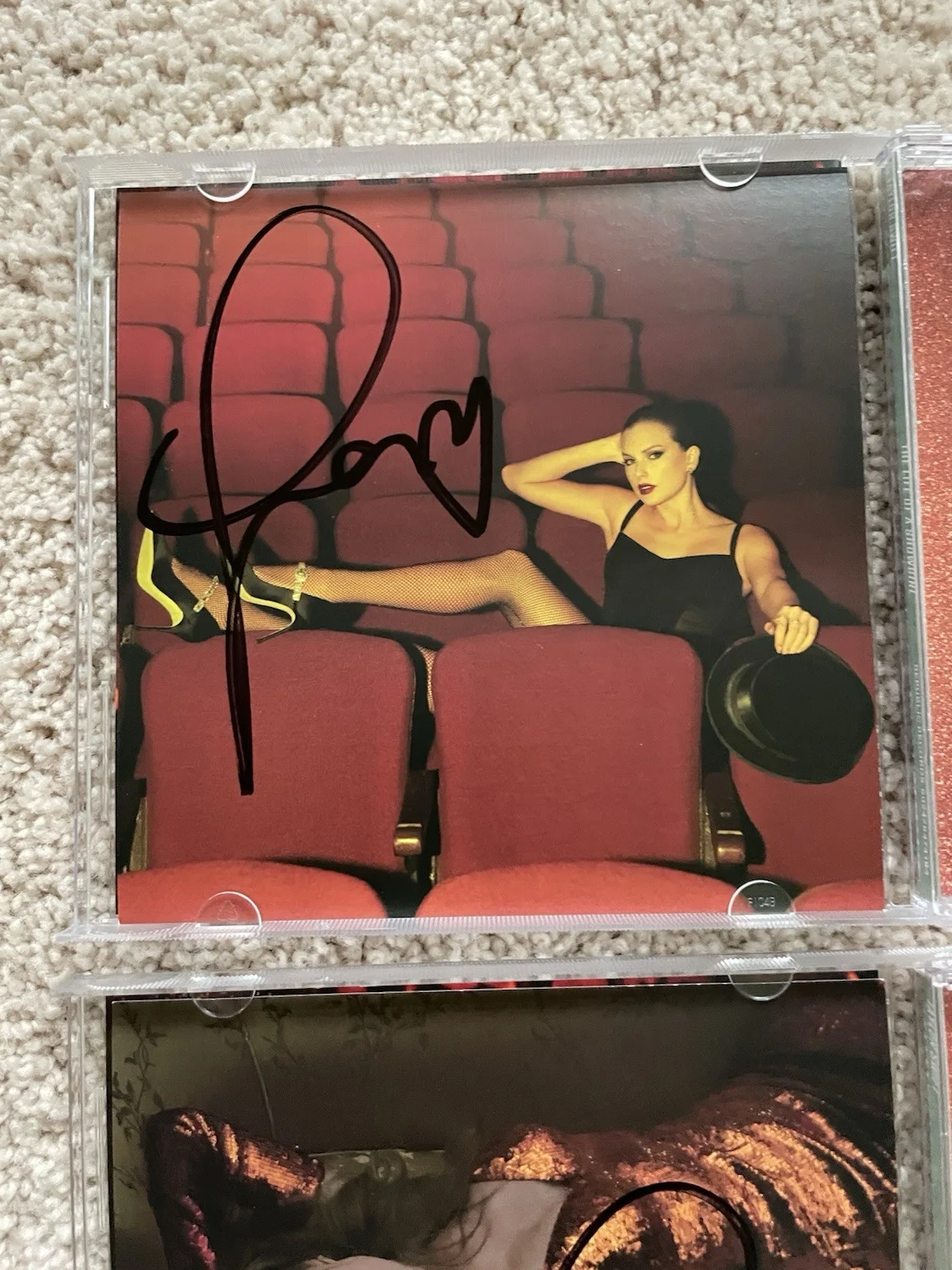 Taylor Swift Life of Showgirl Lot (3) Signed Autographed CDs, изображение 4