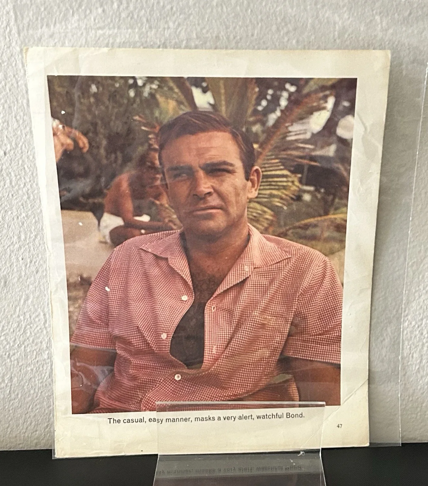 M. BESWICK — Original MARTINE BESWICK SIGNED 2 8X10 PHOTOS " & JAMES BOND THUNDERBALL, image 2