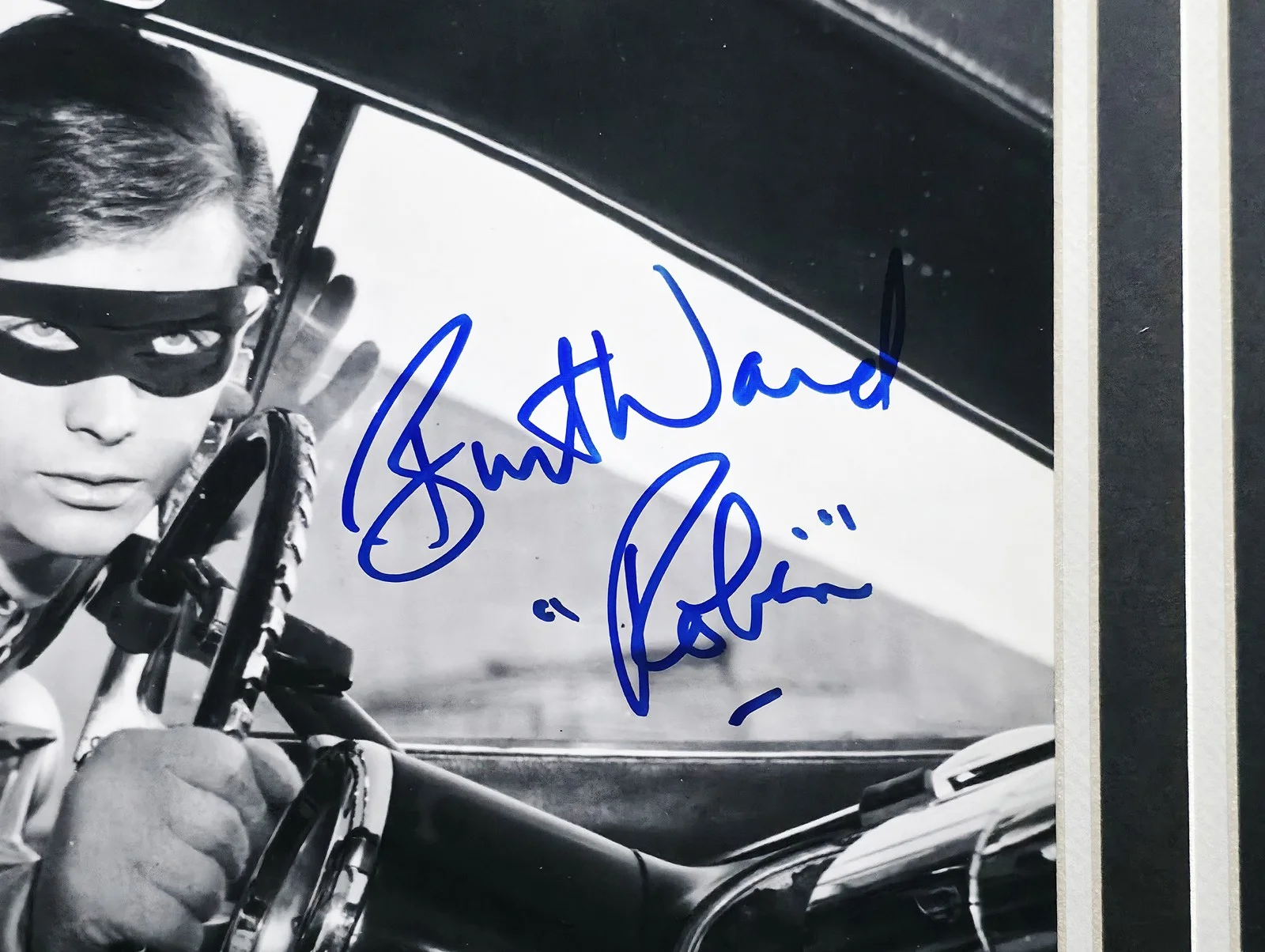 Adam West, Burt Ward — Adam West, Burt Ward Signed Framed 16x20 Photo Batman & Robin Beckett #AE16676, изображение 4