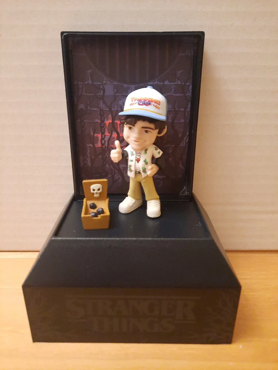 A Dustin Henderson + Skull Basket Stranger Things Capsule Opened To Photograph., изображение 2