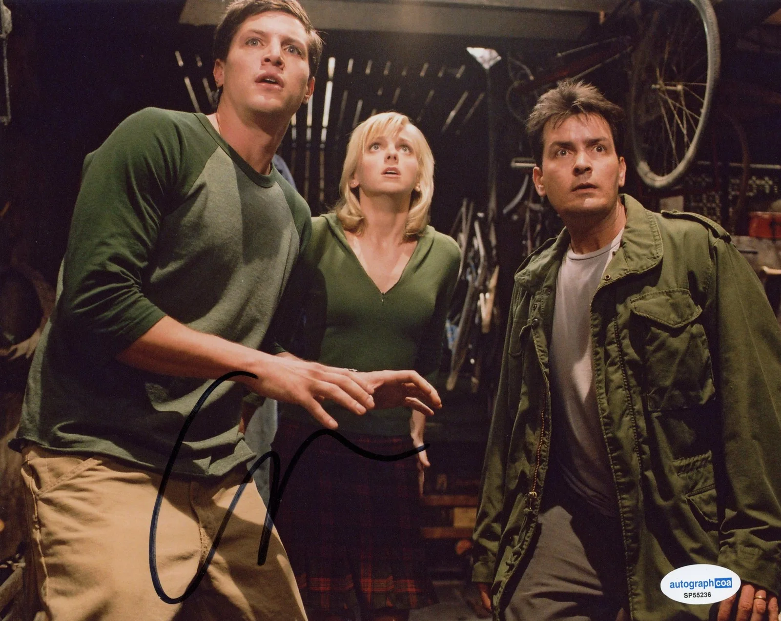 Simon Rex — Simon Rex "Scary Movie 3" AUTOGRAPH Signed Autographed 'George' 8x10 Photo ACOA, image 2