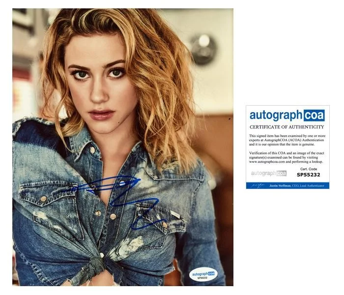 Lili Reinhart — Lili Reinhart "Riverdale" AUTOGRAPH Signed Autographed 8x10 Photo C ACOA