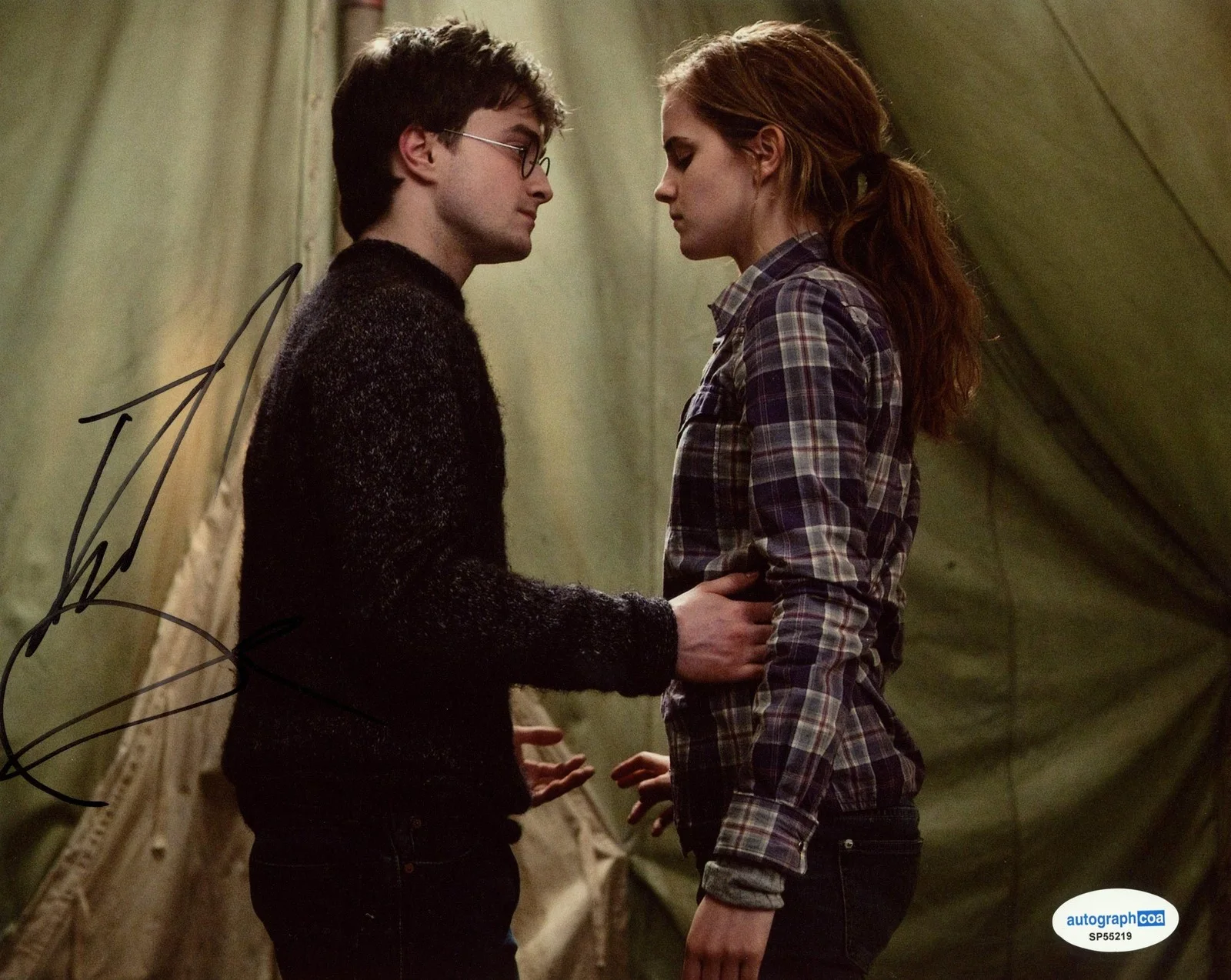 Daniel Radcliffe — Daniel Radcliffe "Harry Potter and the Deathly Hallows" SIGNED 8x10 Photo ACOA, image 2