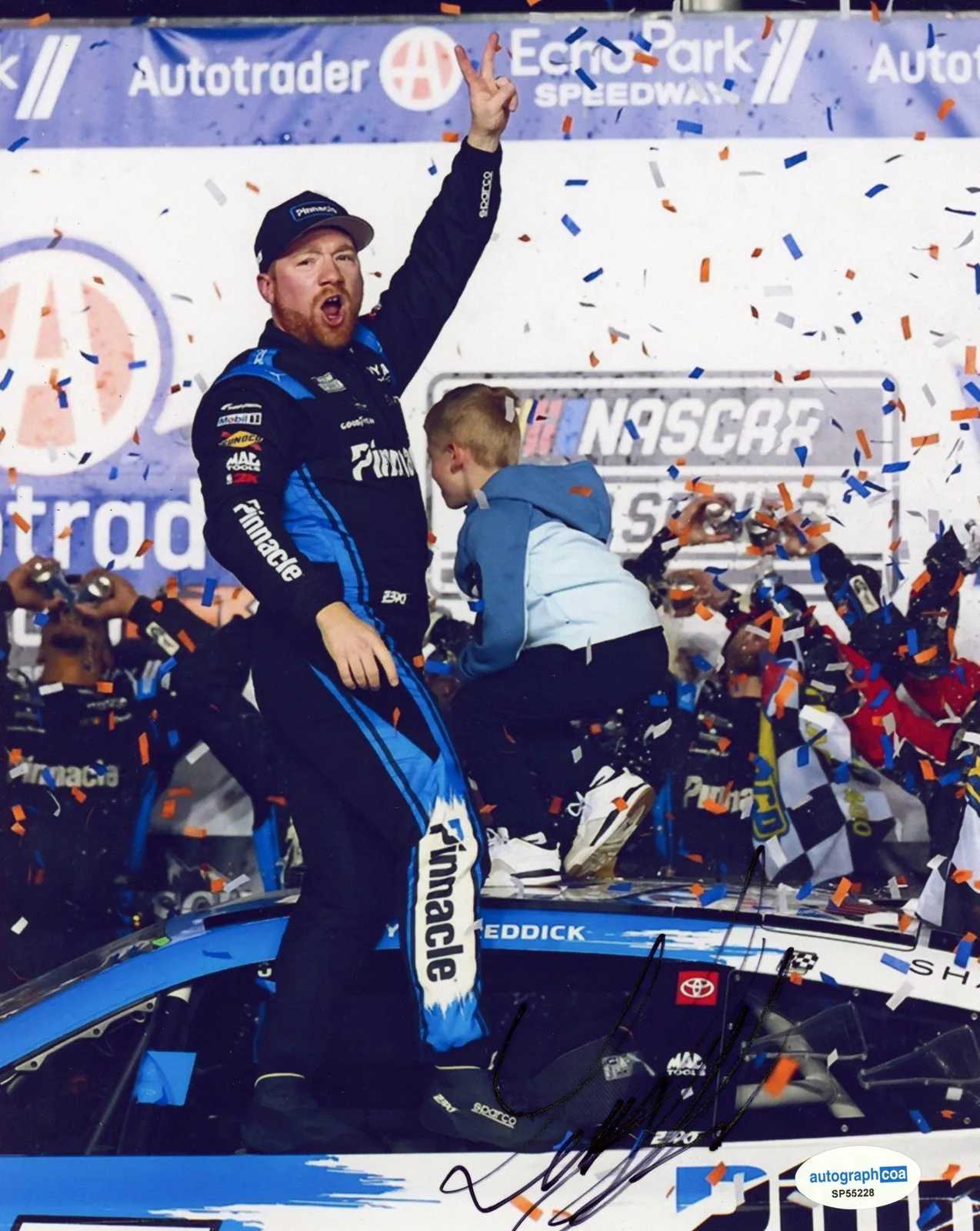 Tyler Reddick — Tyler Reddick AUTOGRAPH Signed Autotrader 400 NASCAR Racing 8x10 Photo ACOA, изображение 2