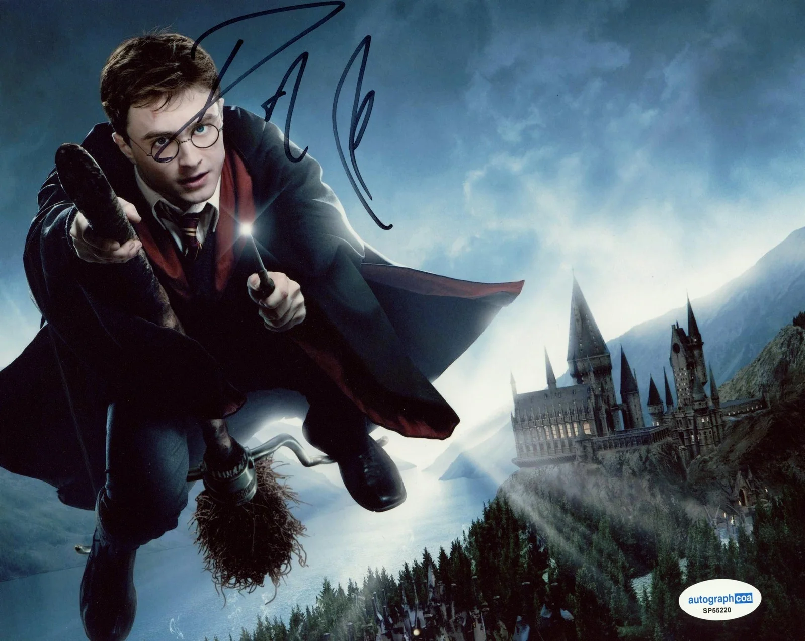 Daniel Radcliffe — Daniel Radcliffe "Wizarding World of Harry Potter" SIGNED 8x10 Photo ACOA, image 2