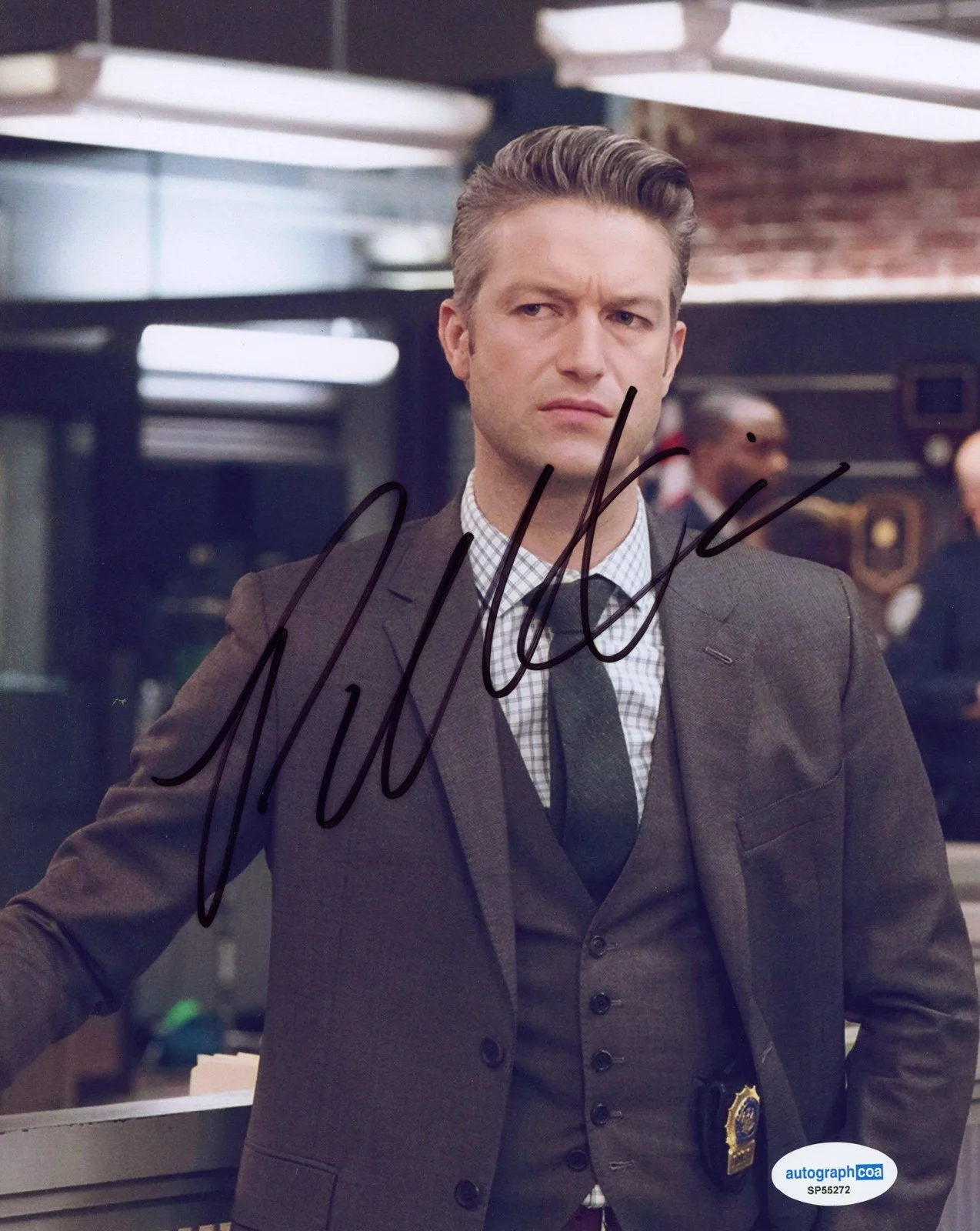 Peter Scanavino — Peter Scanavino "Law & Order: SVU" Autograph SIGNED 'Dominick' 8x10 Photo D ACOA, изображение 2