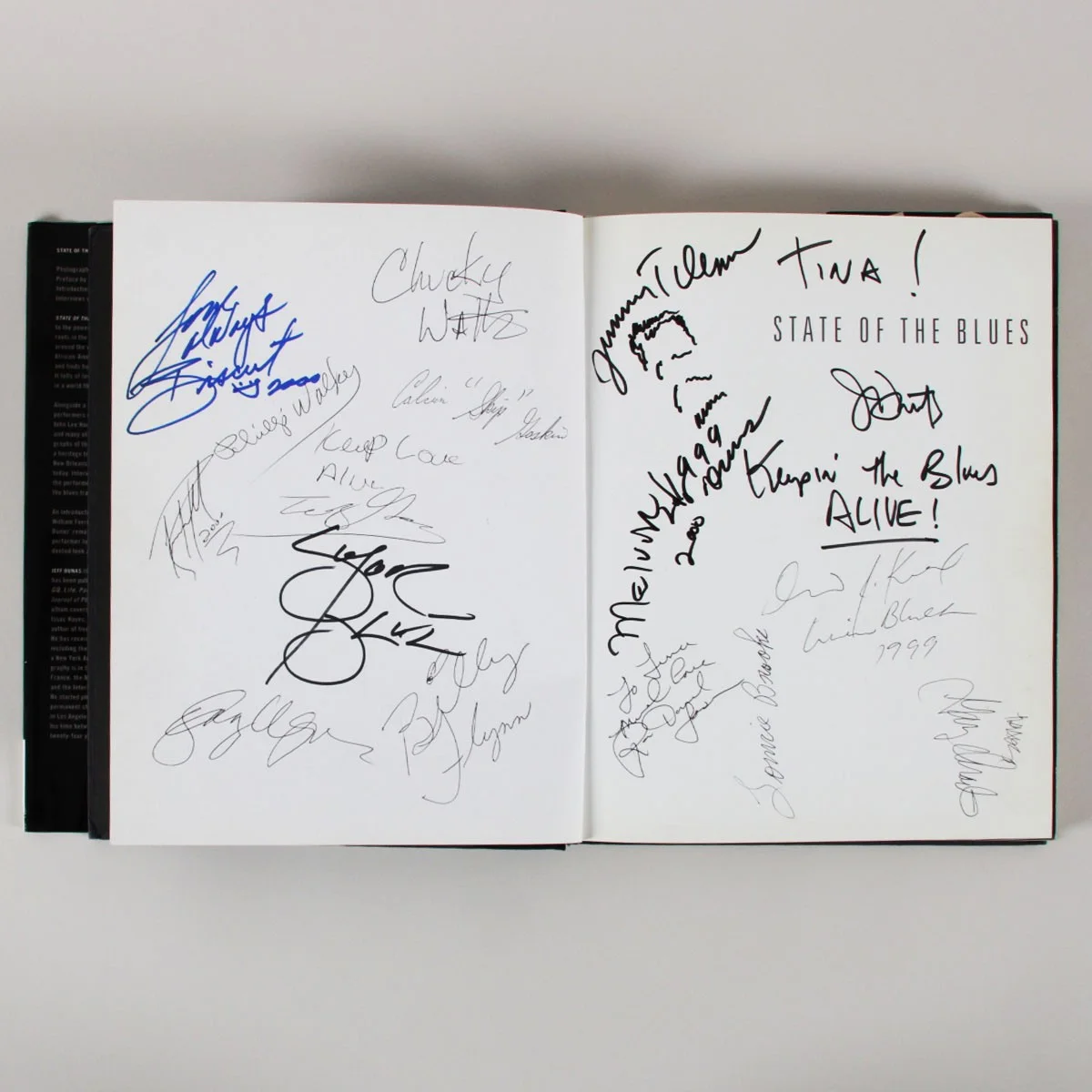 State of The Blues Multi Signed Book 60+ Signatures Incl. Chuck Berry – COA JSA, image 4