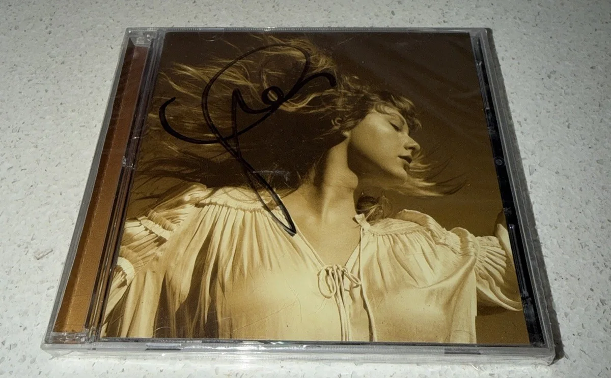 Taylor Swift | Fearless (Taylor’s Version) — Signed CD | Sealed, Clean Signature, image 2