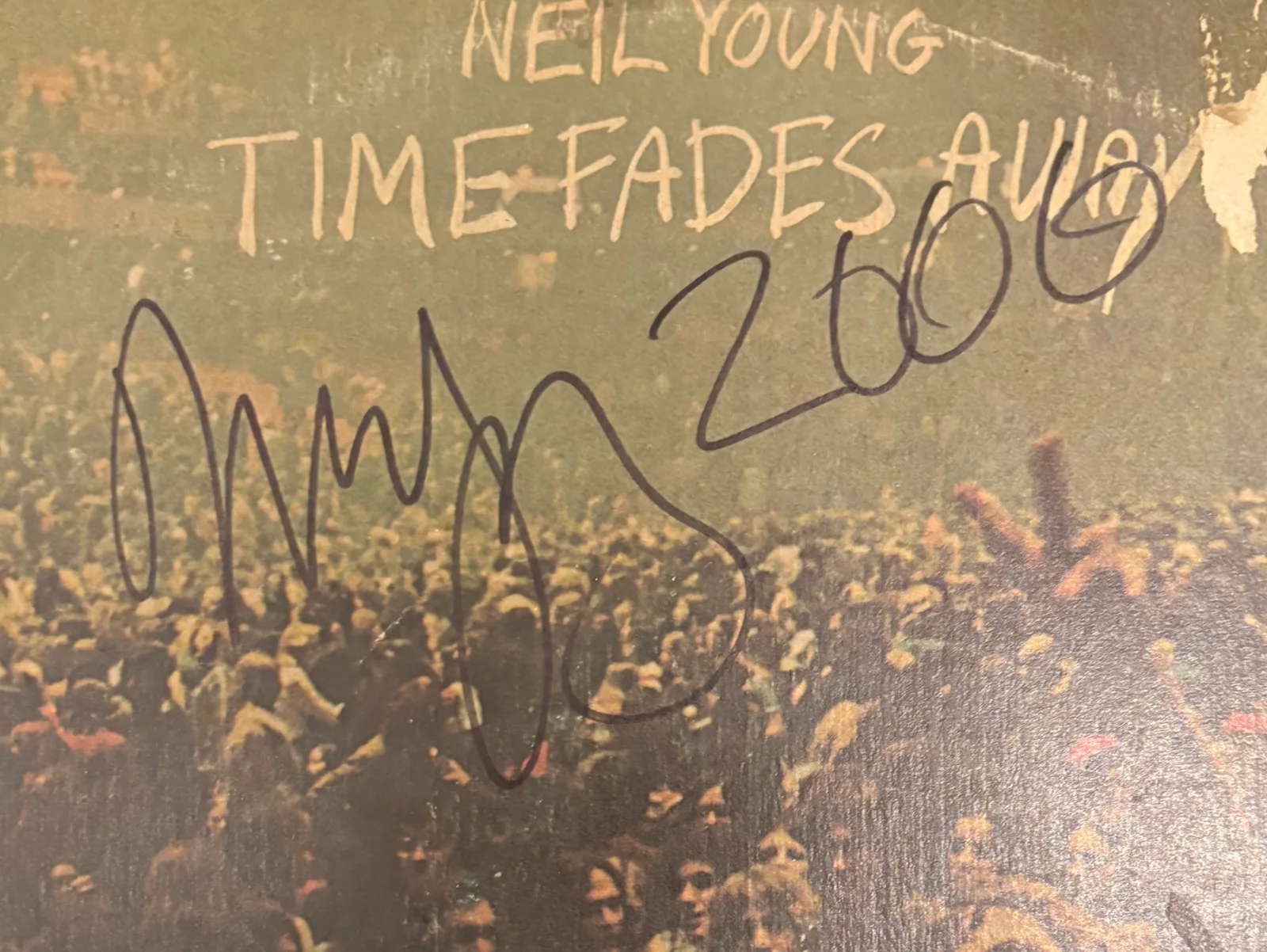 Neil Young Autographed Signed Time Fades Away Vinyl Record Album AMCo LOA 17353, изображение 2