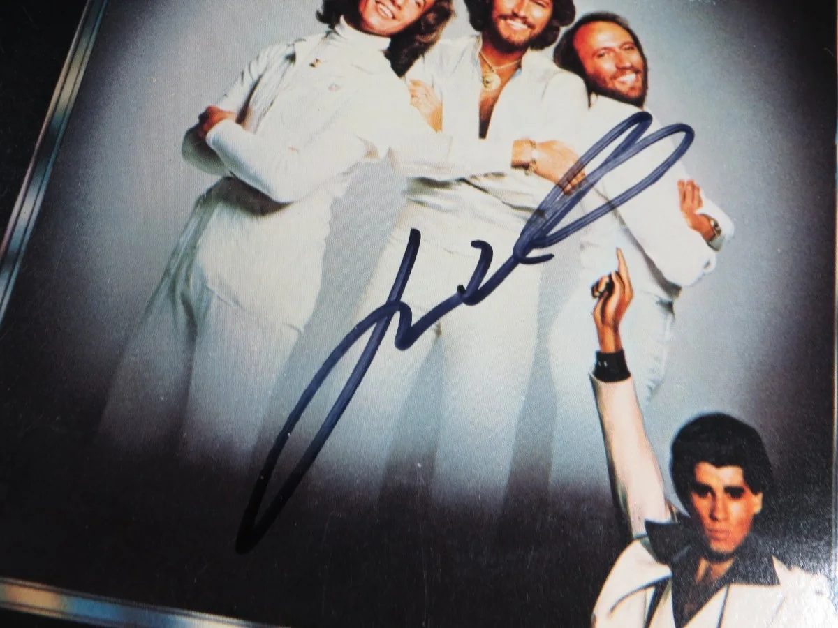 John Travolta — John Travolta Signed Autographed Album Cover Saturday Night Fever JSA CM68490, изображение 2