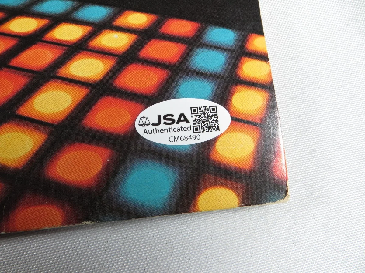 John Travolta — John Travolta Signed Autographed Album Cover Saturday Night Fever JSA CM68490, изображение 3