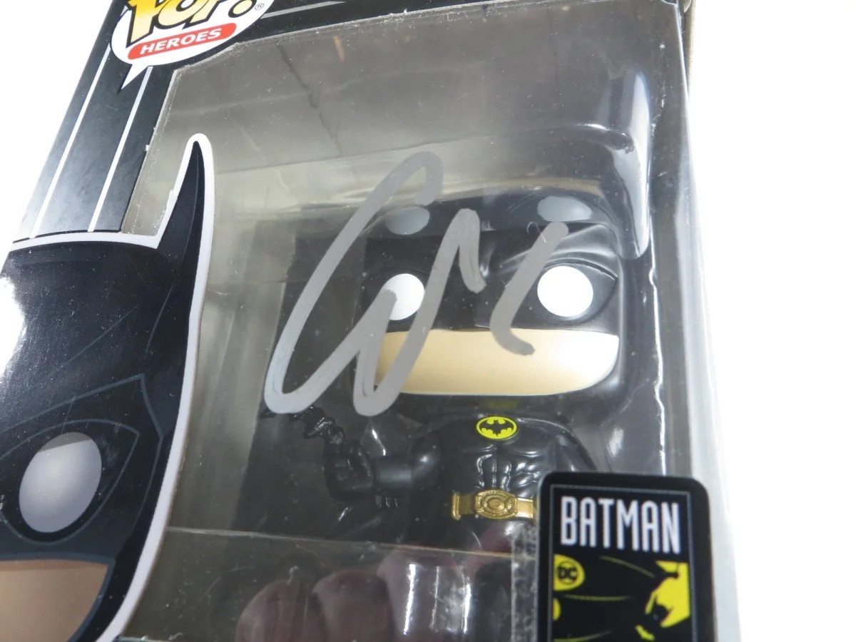 George Clooney — George Clooney Signed Autographed Funko POP! Batman 275 80 Years SWAU S102643, изображение 2
