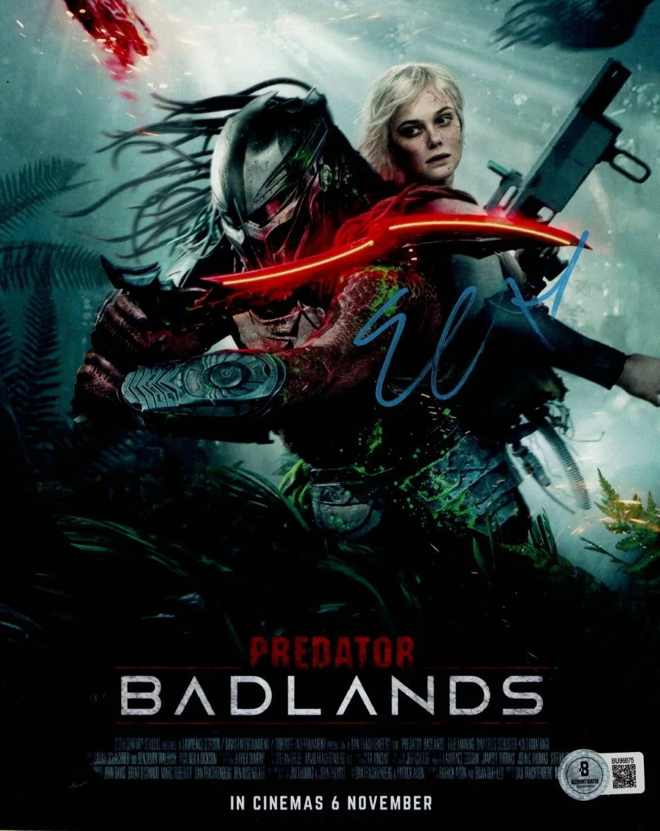 Elle Fanning — Elle Fanning Signed Autographed 8X10 Photo Predator: Badlands BAS BU96875